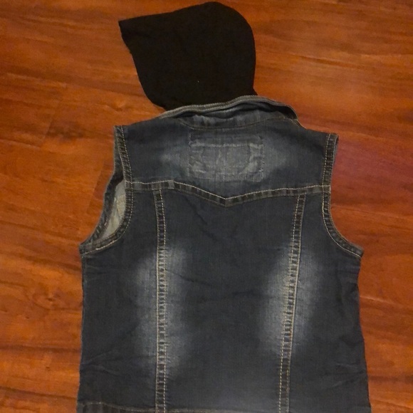 All Lower vest with hood - Picture 3 of 4